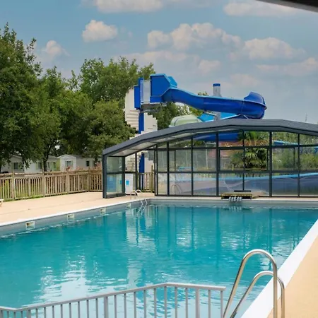 6 Pers. Pres Du Puy Du Fou