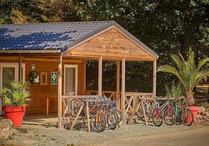 Kemp 6 Pers. Pres Du Puy Du Fou *