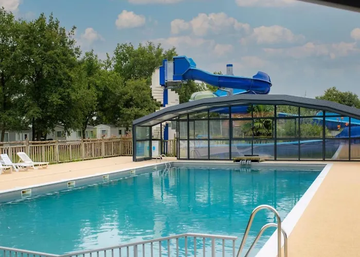 6 Pers. Pres Du Puy Du Fou