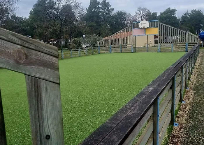 6 Pers. Pres Du Puy Du Fou *